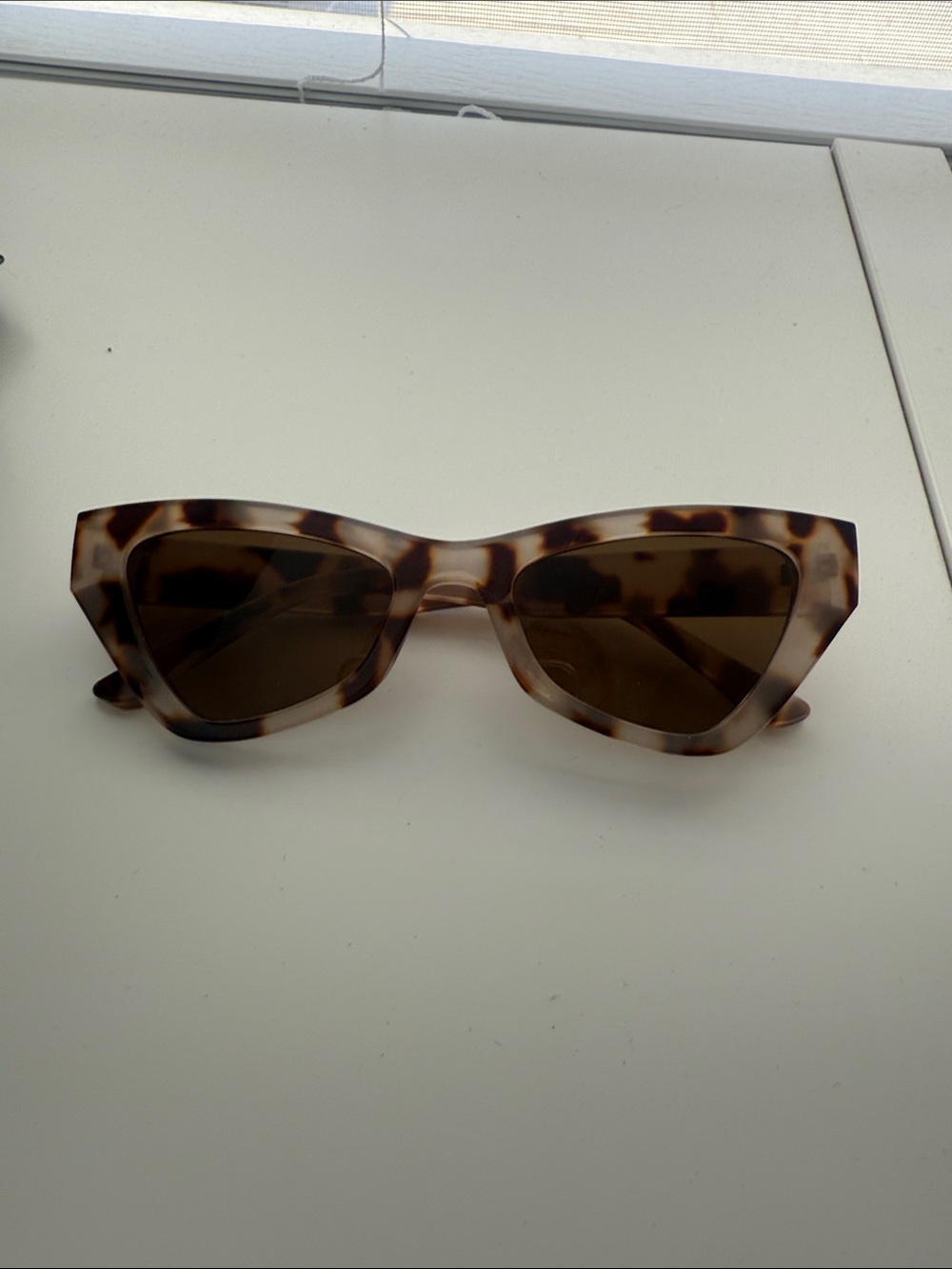 Tortoiseshell Cat-Eye Sunglasses - Brown Lenses